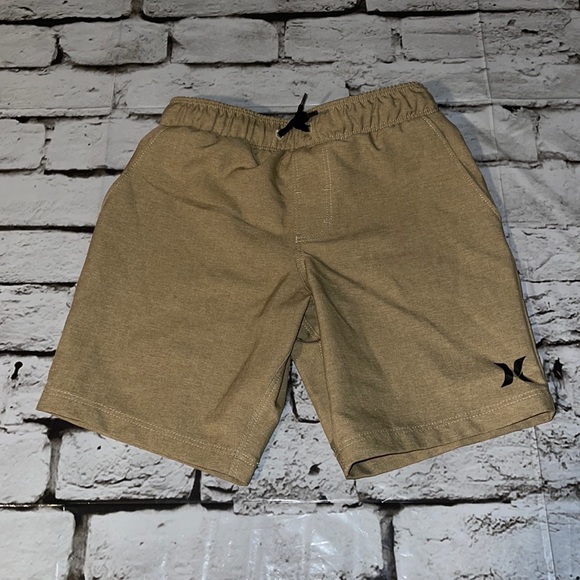Boys Hurley 100% polyester shorts sz 5 - Picture 1 of 5
